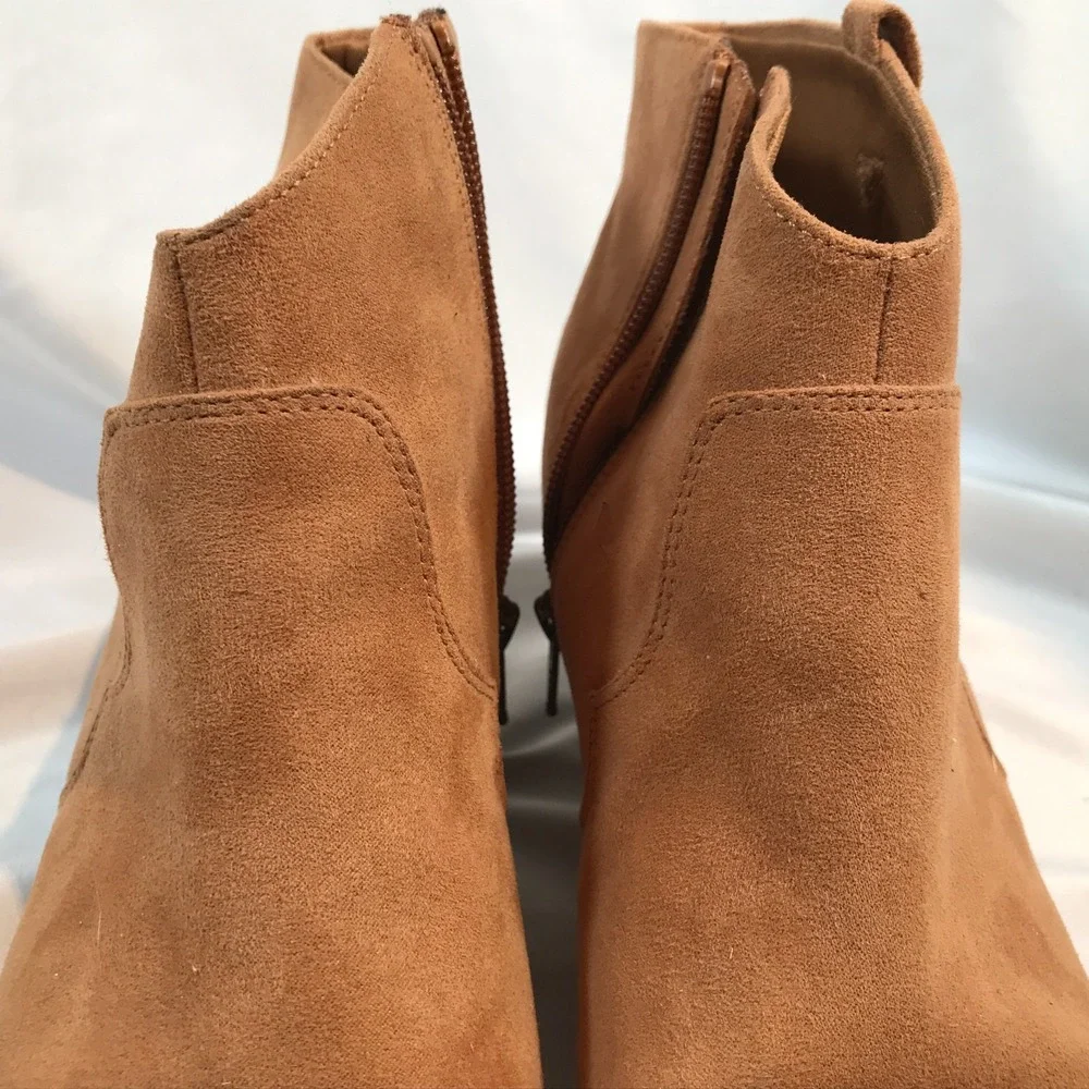 Old Navy Womens Cognac Faux Suede Pointed Toe‎ Block Heel Ankle Boots Size 10